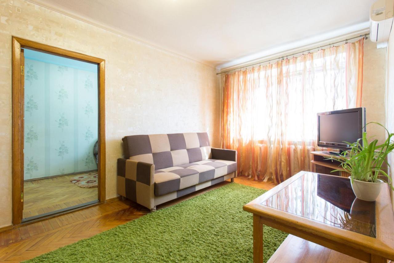 Kosmicheskaya Street Area Apartman Harkov Kültér fotó